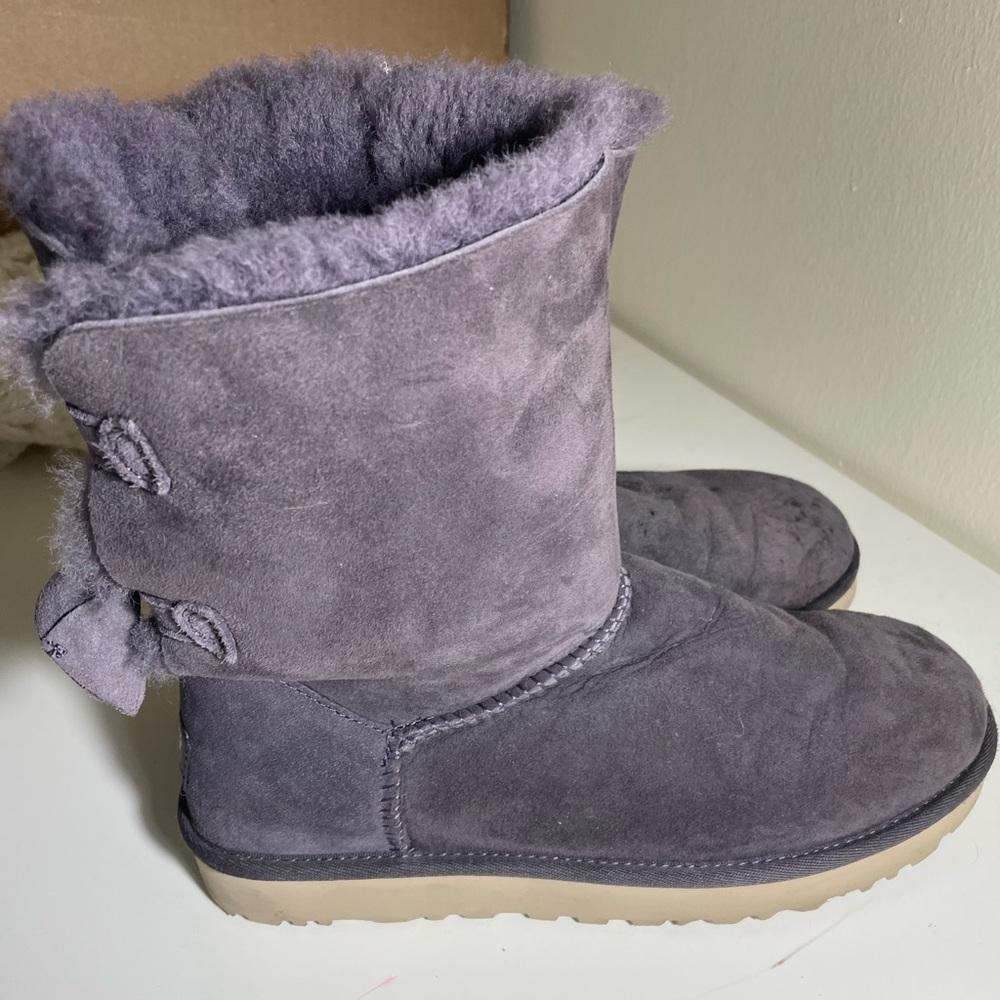 Ugh Bailey Bow boots women’s size 8